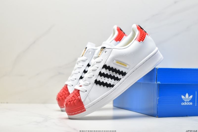 Adidas Sneakers